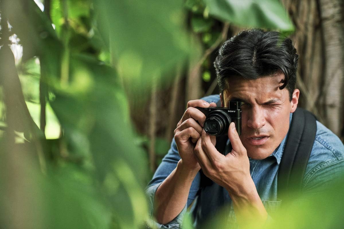 Sony RX100 VII | Appareil Photo Expert Premium Compact (Capteur de Type 1.0, Optique Zeiss 24-200mm f/2.8-4.5, Suivi de l'œil en Temps Réel (Humains et Animaux), vidéo 4K, écran inclinable) – Image 4