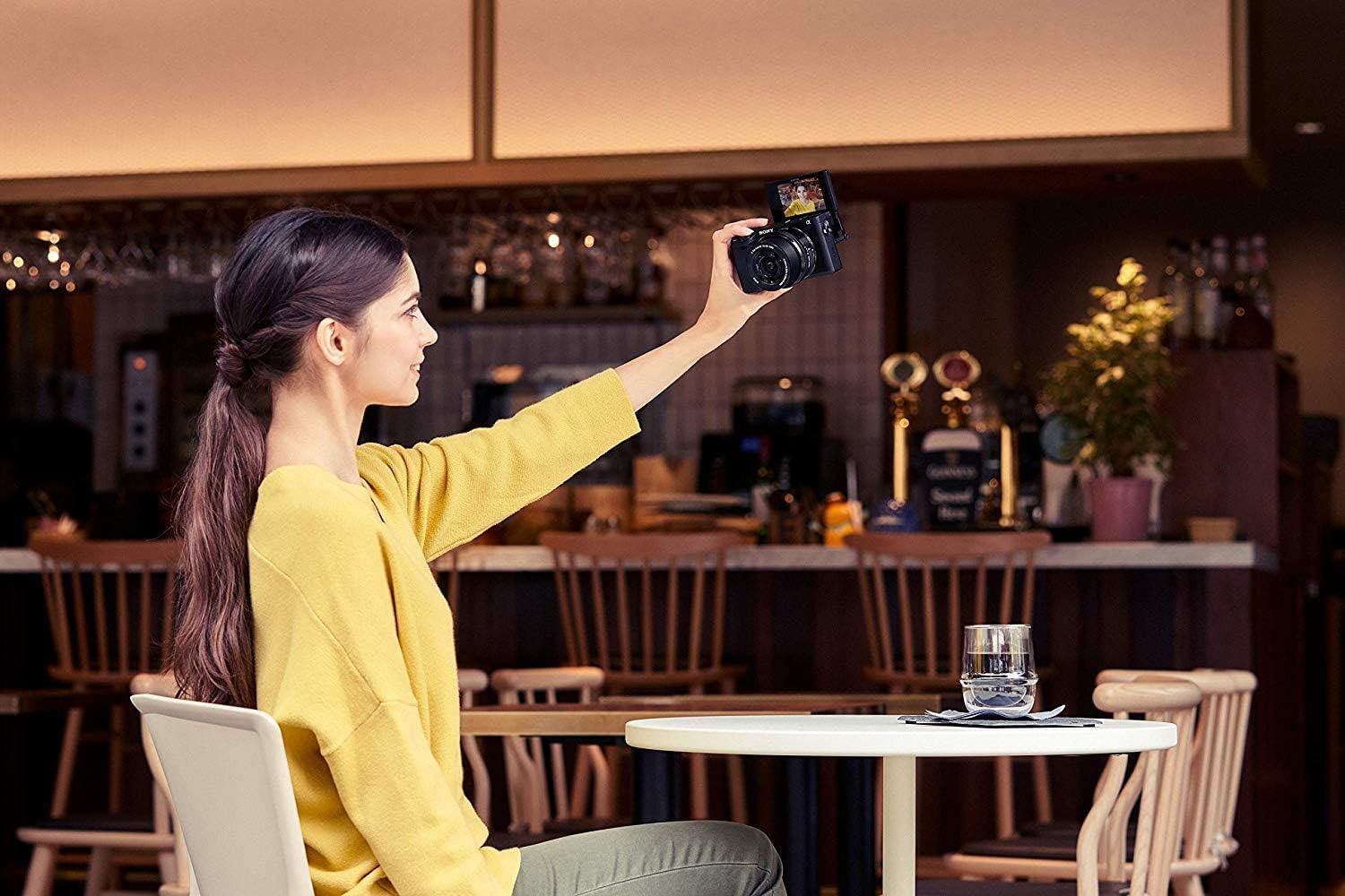Sony Alpha 6400 | Appareil Photo Numérique Hybride APS-C avec 16-50mm Objectif (24, 2 MP, AF en 0.02s, Suivi des Yeux, 4K HLG, Ecran Selfie Vlogging) – Image 5